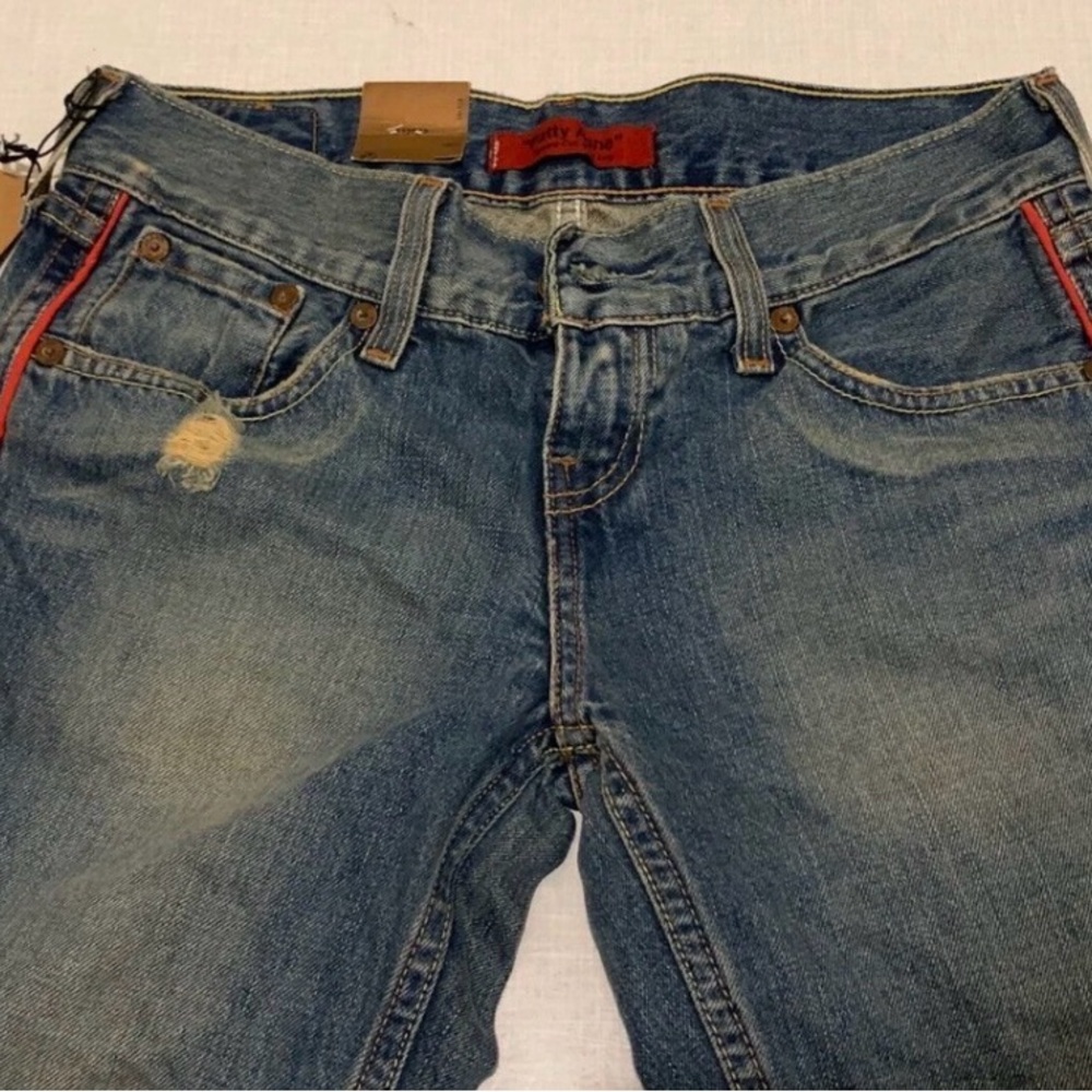 Patty Anne Red Tab Levi's Blue Jeans with Red Accents Sixe 32X32.